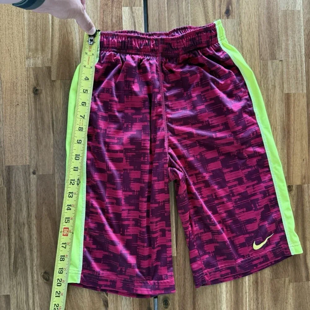 Nike Athletic Shorts BOY YOUTH Size LARGE Basketball Skateboarding Loose Fit‎